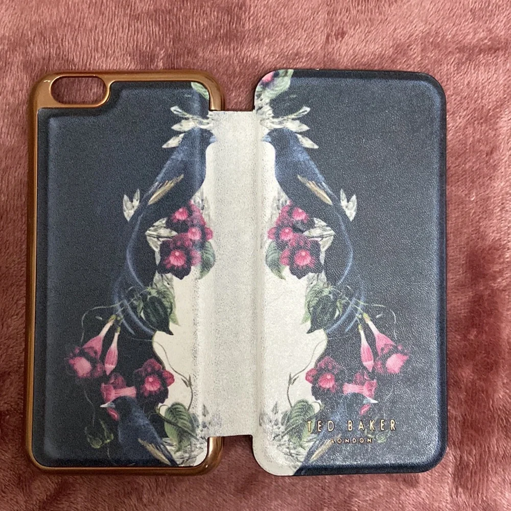 Ted Baker Flip Cover for Iphone 6/6s - Picture 2 of 4